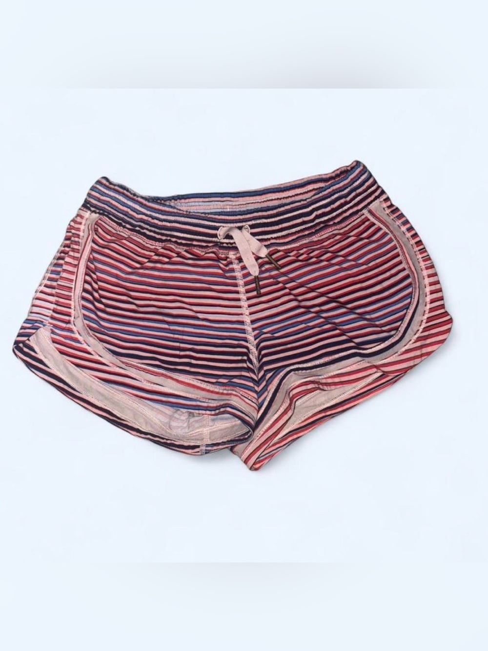 Women’s size 4 Lululemon shorts.